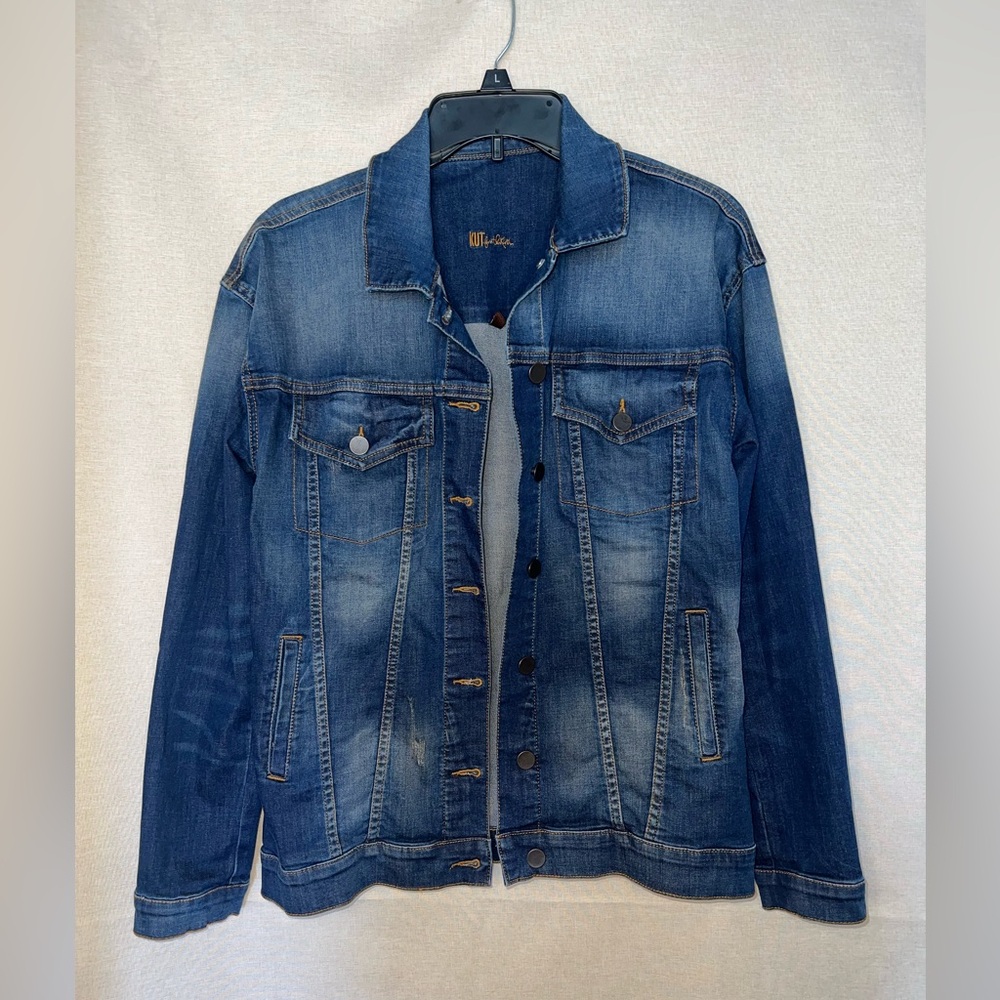 Kit from the Kloth Emma Boyfriend Button Up Denim Jacket Small
